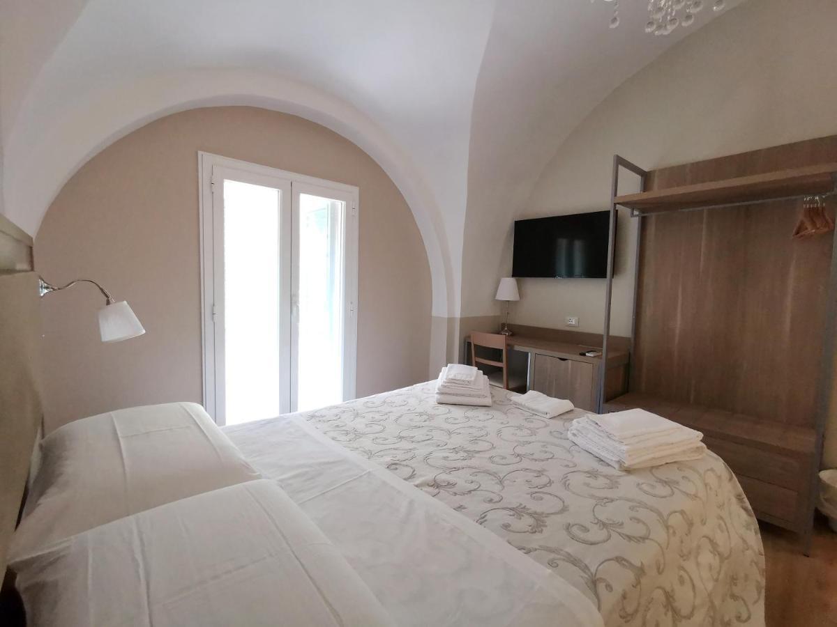 Bed and Breakfast Opera Relais 85 Мессина Экстерьер фото